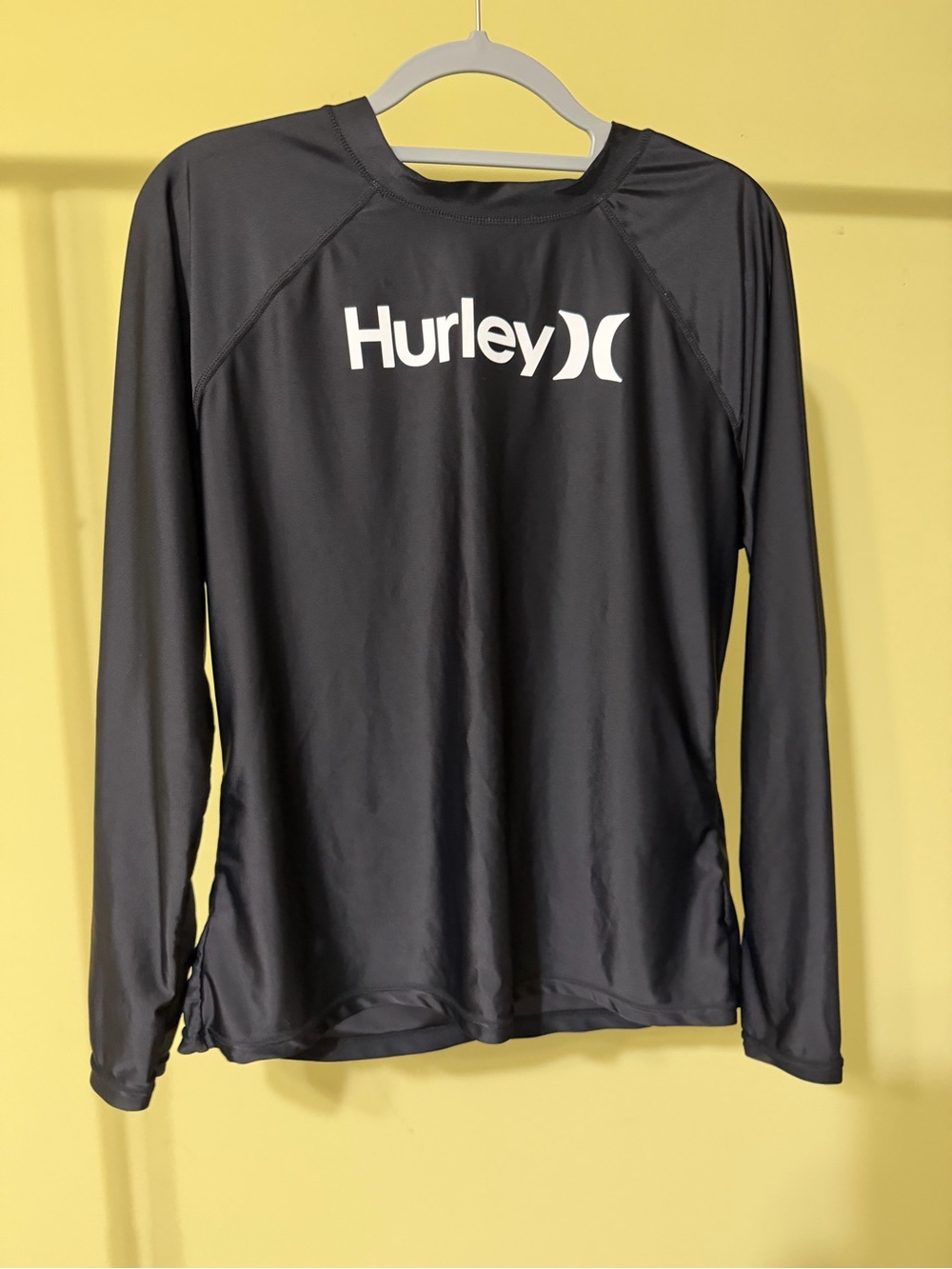Hurley Black Long-Sleeve Women's UPF 50+ Rash Guard with White Logo
